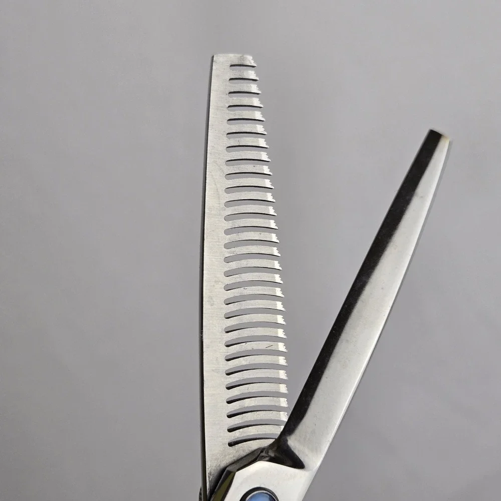 SHINZU SHEARS PROFESSIONAL HAIR COSMETOLOGY SCISSORS. Japanese Steel